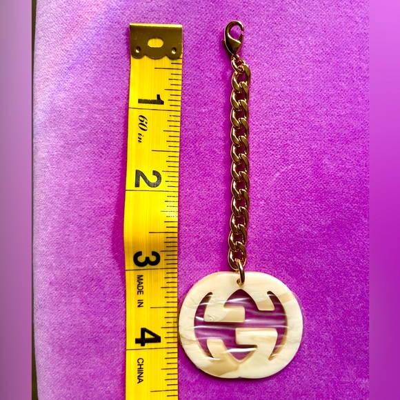 GUCCI NWT ACCESSORY INTERLOCKING GG WITH GOLD CHAIN & CLASPπππ// - Picture 9 of 10